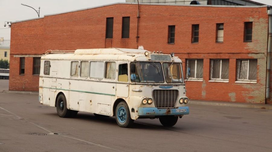 Один из восьми сохранившихся в мире автобусов Ikarus 630 теперь будет в Петербурге