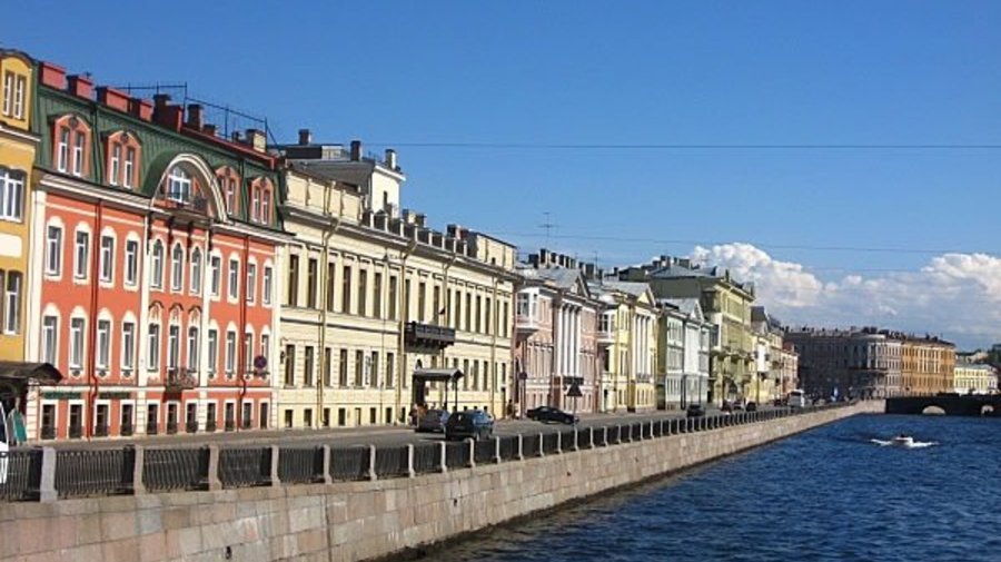 Петербуржцы нырнули в ледяную Фонтанку, чтобы спасти собаку