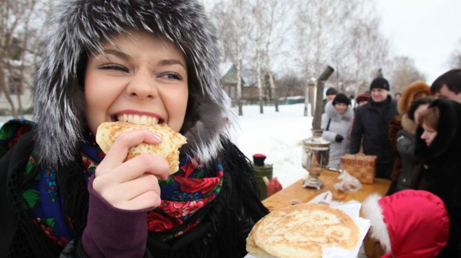 На масленицу в Парке Горького научат печь блины и мастерить матрешек