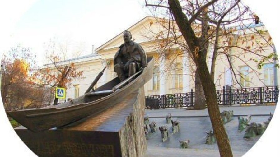Памятники Шолохову и Гоголю