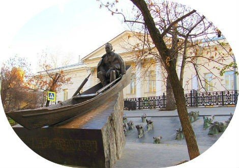 Памятники Шолохову и Гоголю