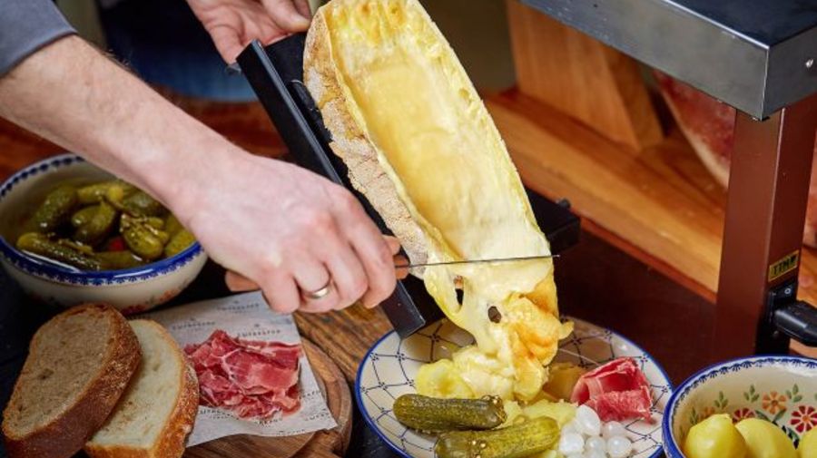 Киоск Raclette le Corbuiser на Новой Голландии