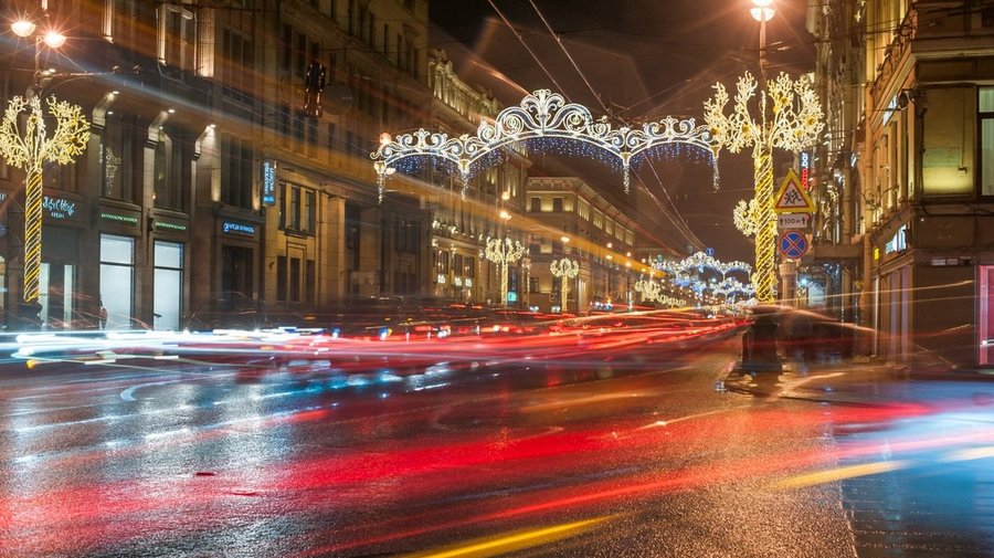 В новогоднюю ночь в Петербурге будет открыто метро и запустят автобусы