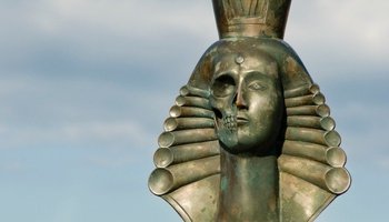 Восемь мифических существ Петербурга