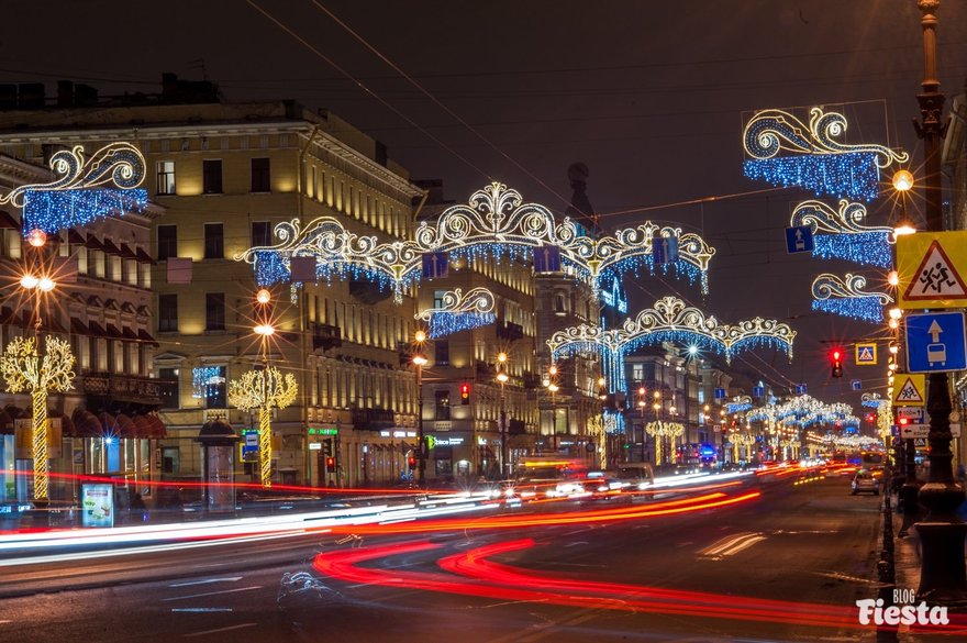 Маршрут по центральной части Петербурга, где уже сияет новогодняя подсветка 