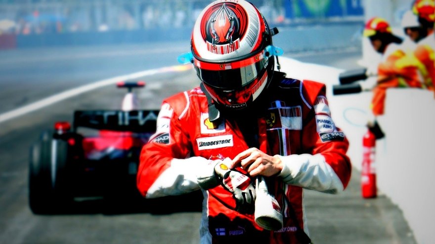  Автомобильная гонка с участием звезды «Формулы-1»