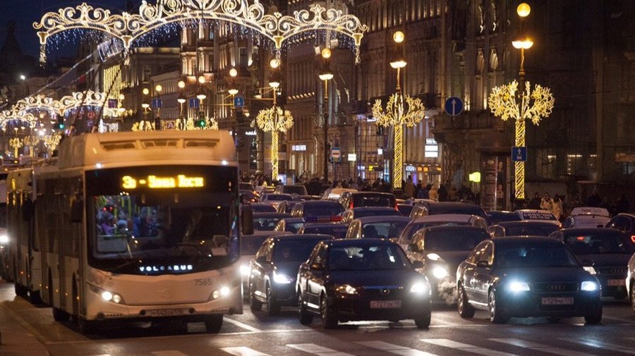 В Петербурге кондукторам запретят высаживать из транспорта несовершеннолетних, которые не оплатили проезд