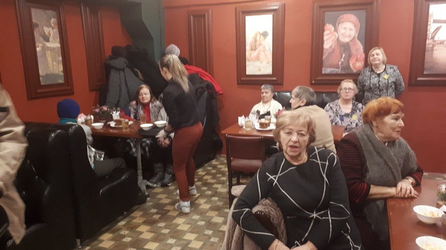 В Гатчине открылось кафе, где пенсионеров будут кормить бесплатными обедами