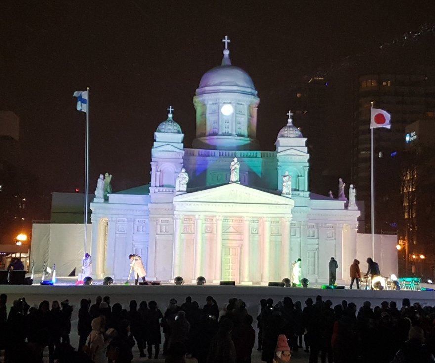 В японском Саппоро появился гигантский кафедральный собор Хельсинки из снега