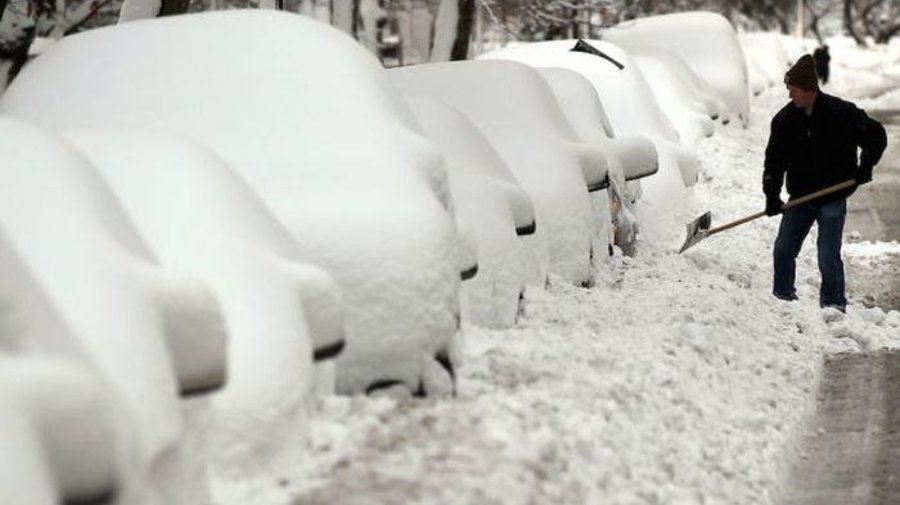 Городской флешмоб по уборке снега #lopatachallenge запустили в Петербурге
