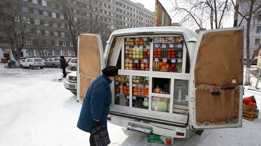 На городские улицы хотят вернуть палатки и ларьки