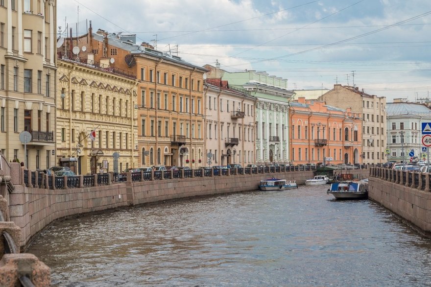 6. Река Мойка первоначально называлась Муя