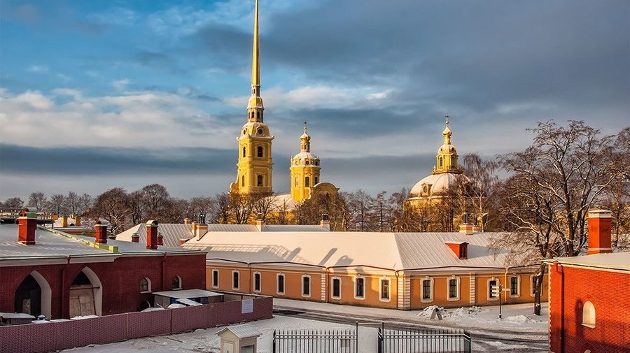 Во время раскопок в Петропавловской крепости обнаружили деревянный бастион