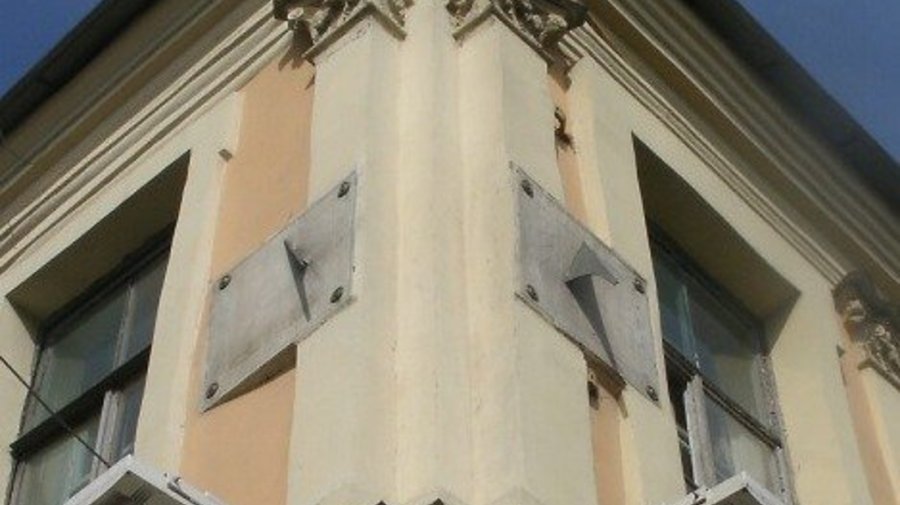 Угол Университетской набережной и Съездовской линии