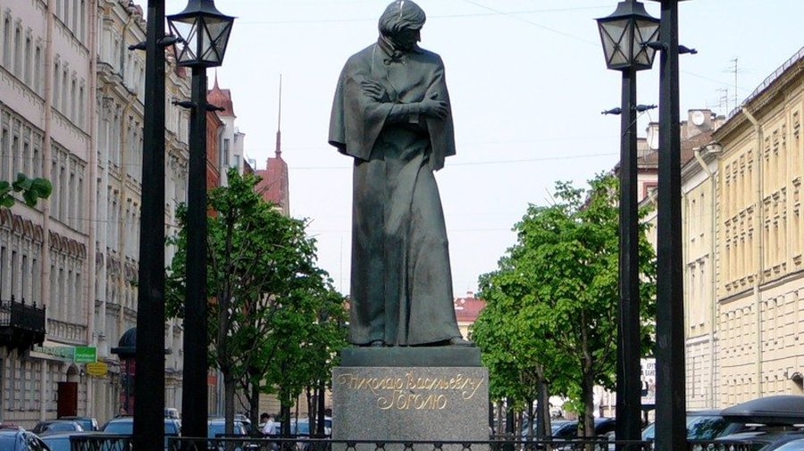 Памятник Гоголю