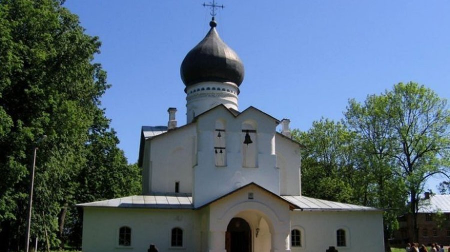 Гдов