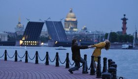 С 10 апреля в Петербурге начнут разводить мосты