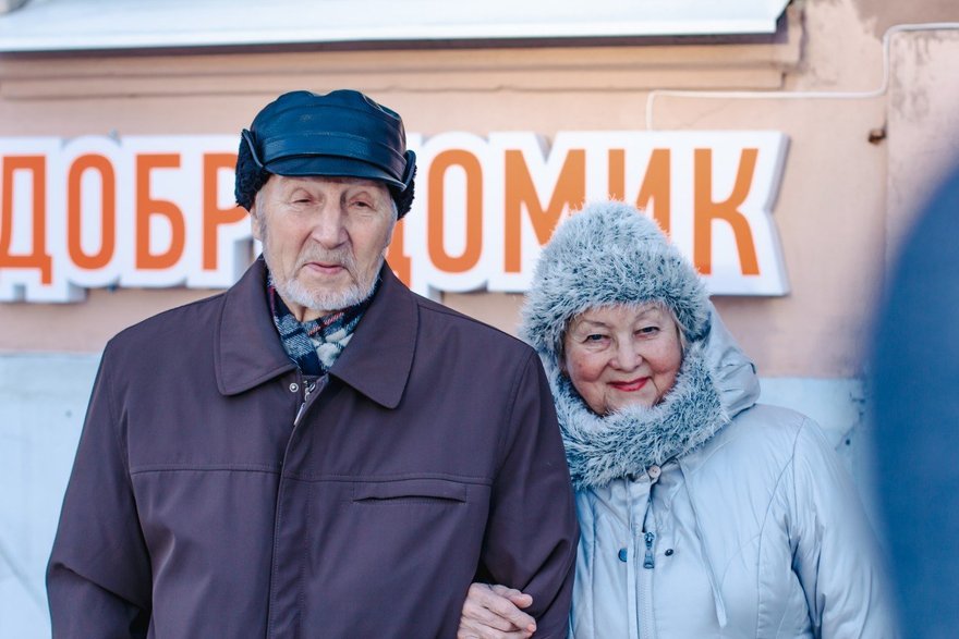 О жизни знаменитого «Добродомика», где пенсионеров каждый день кормят бесплатными обедами