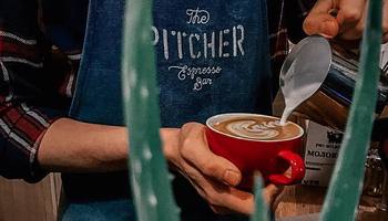 Демократичная кофейня Pitcher