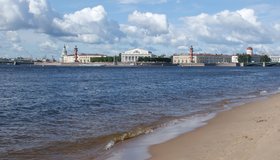 К лету петербургские пляжи оснастят шезлонгами, скамейками и бесплатным Wi-Fi