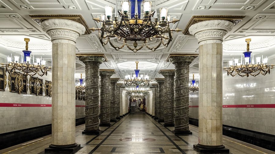 В честь праздника петербургское метро будет работать круглосуточно в ночь на 2 мая