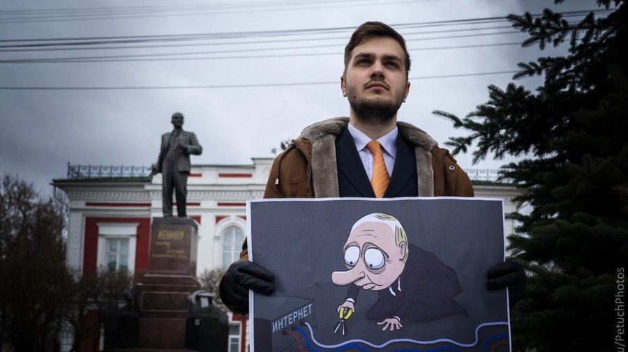 Владимир Путин подписал закон о «суверенном интернете» 