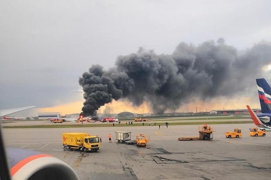 Следователи подвели итоги страшной трагедии в Шереметьево — на борту загоревшегося самолёта погиб 41 человек