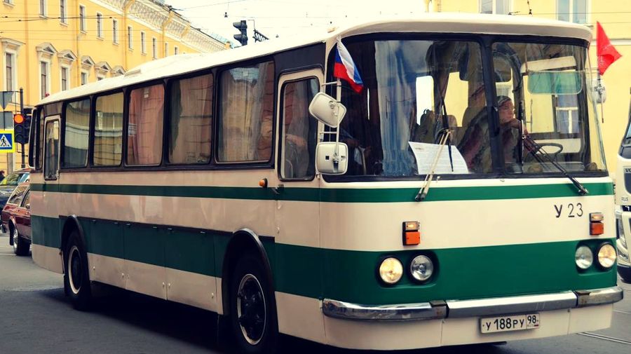 Впервые в Петербурге начнут проводить экскурсии по городу на легендарном раритетном автобусе