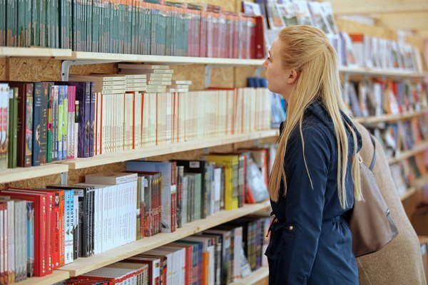 «Книжные аллеи»