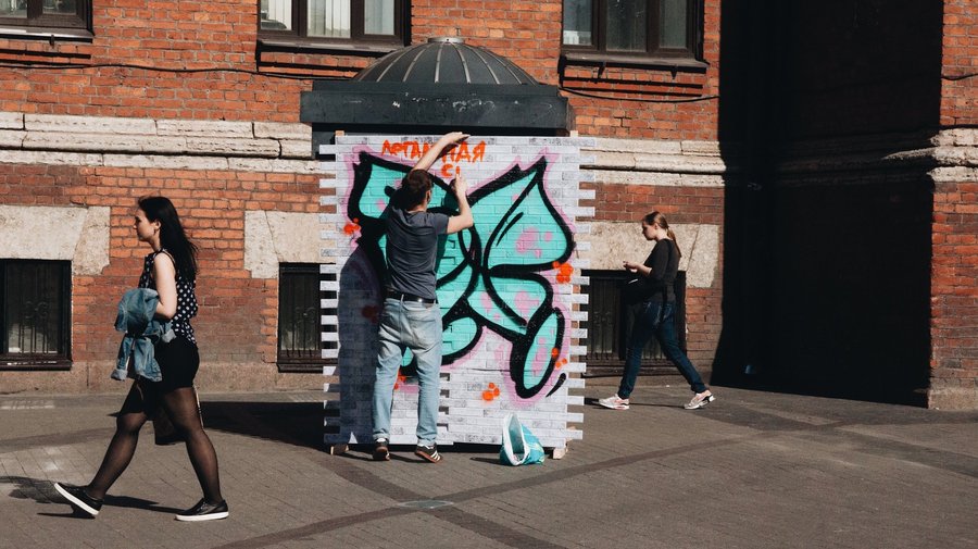 В Петербурге появилась первая «стена для легальных граффити»