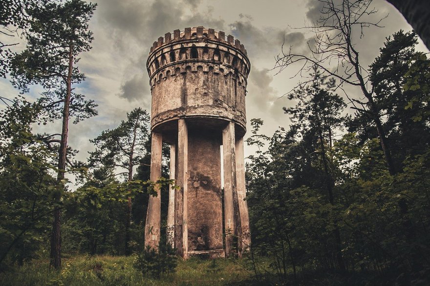 Старая водонапорная башня 