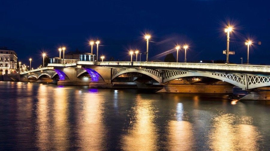 На Благовещенском мосту зажгут обновлённую художественную подсветку 
