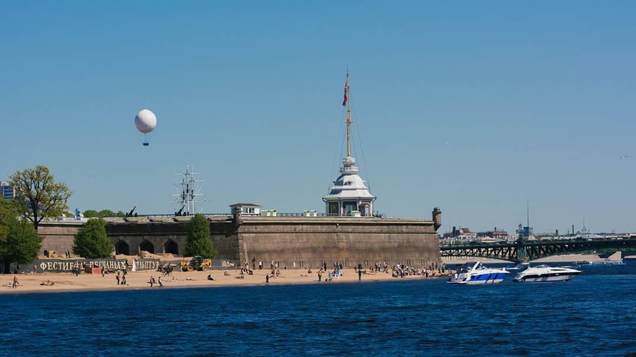 Пляж Петропавловской крепости