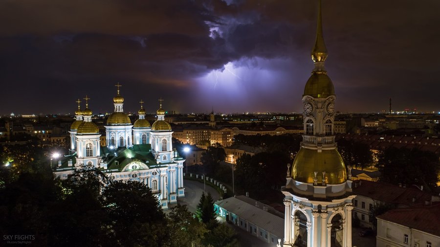 В ближайшие 12 часов Петербург накроет гроза