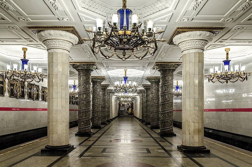 В День города метро Петербурга будет работать всю ночь 
