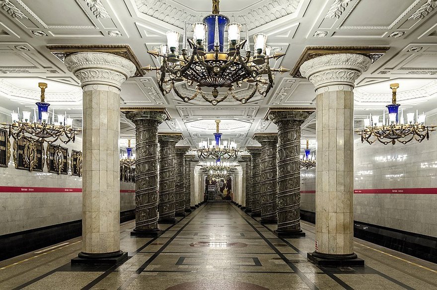 В День города метро Петербурга будет работать всю ночь 