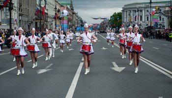 Фоторепортаж: как Петербург отмечает 316-летие 