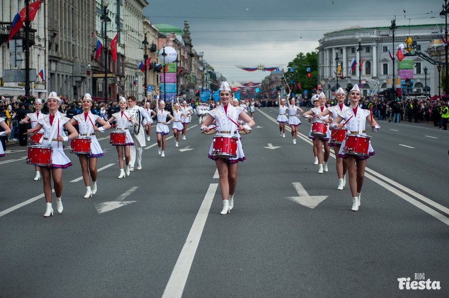 Фоторепортаж: как Петербург отмечает 316-летие 