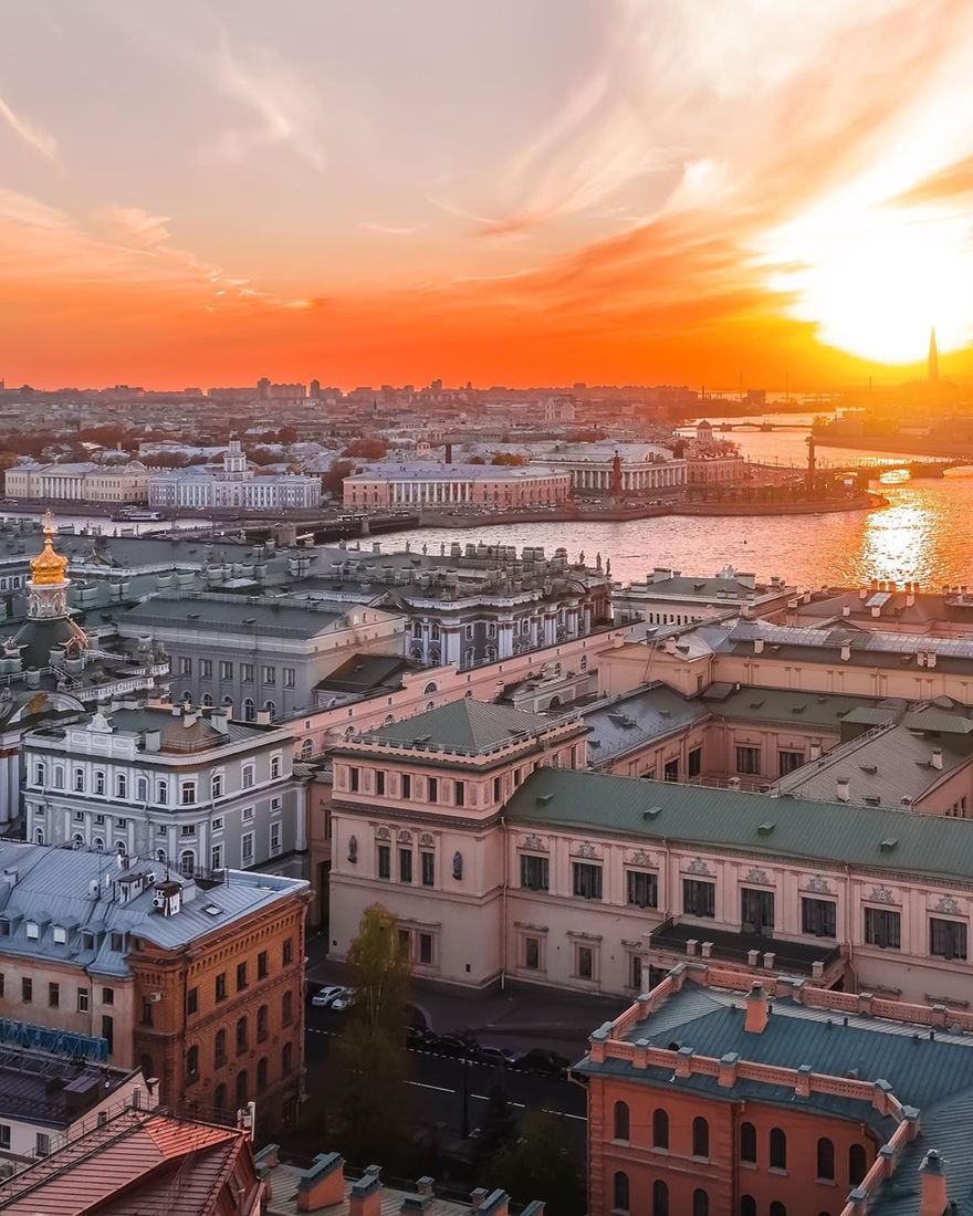 Пять лучших посвящений Петербургу в стихах