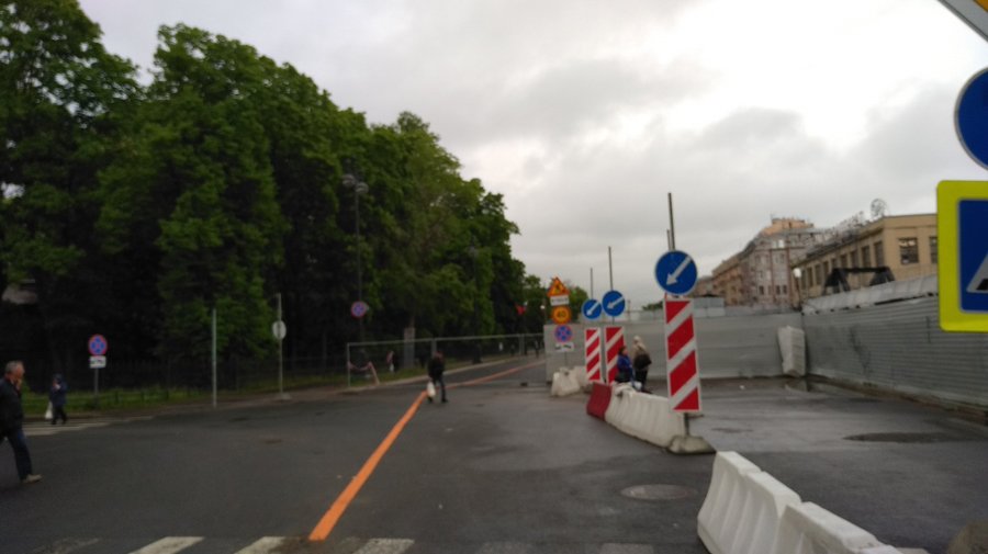 Петербуржцы снова могут ездить по Большому проспекту Васильевского острова