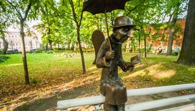 Памятники зонтикам в Петербурге