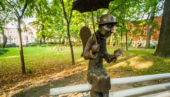 Памятники зонтикам в Петербурге