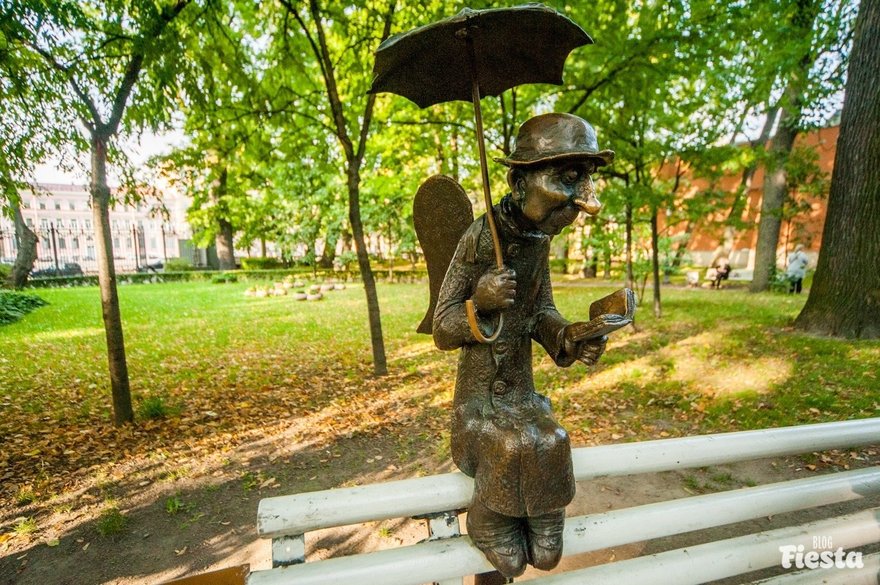 Памятник дождю в санкт петербурге