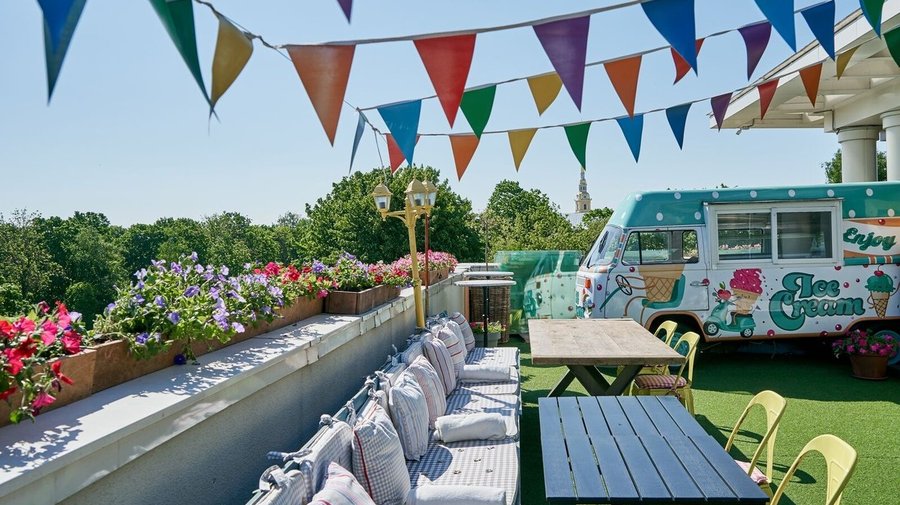 Ресторан Food Park открывает летние террасы с видом на Петропавловскую крепость