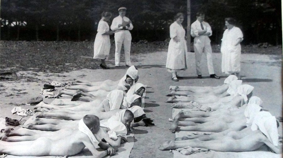 Оздоровительные процедуры в Детском Селе, 1925 год