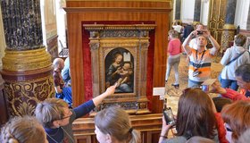 В Петербурге запустили чат-бот для игровых прогулок по Эрмитажу: из Зимнего дворца нужно вызволить прекрасную девушку 