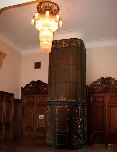 Лифт в Мало-Михайловском дворце