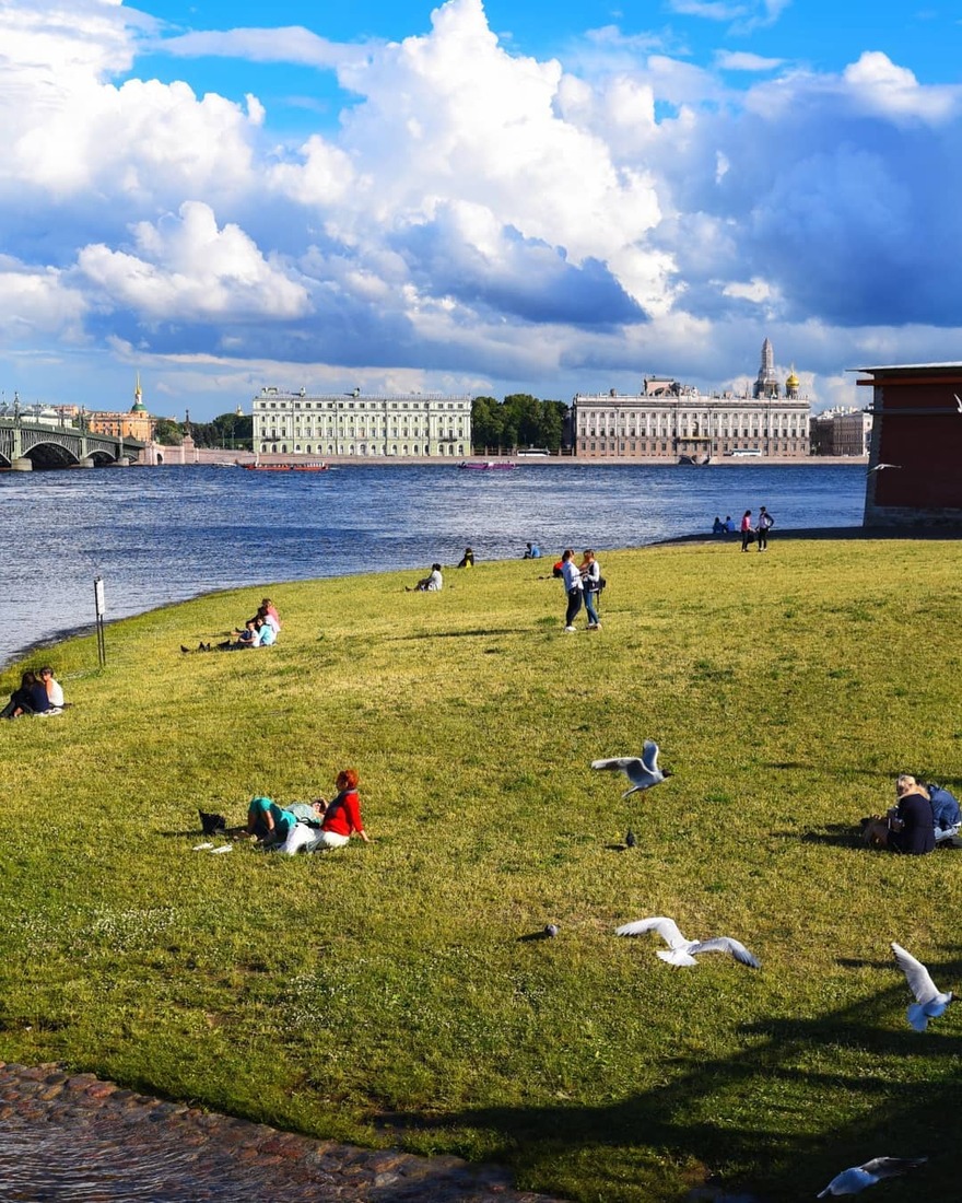 В ближайшие два дня в Петербурге будет держаться тёплая погода