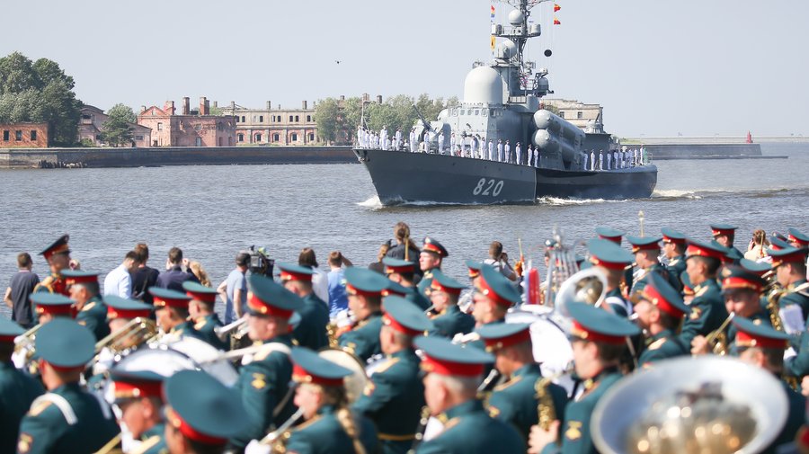 В День ВМФ добраться до Кронштадта можно будет на бесплатных автобусах 