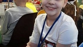 Флешмоб в память о 10-летней петербурженке, умершей от рака, поддерживают по всей России